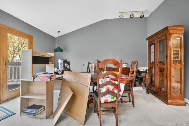 $599,999 | 5 Julia Circle, East Setauket, NY 11733