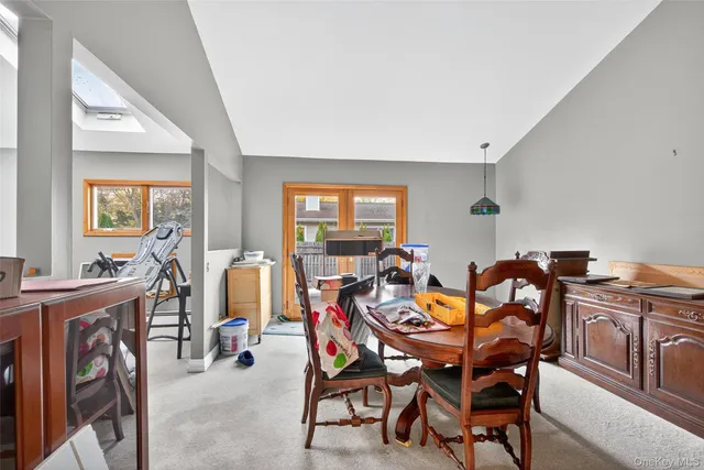 $599,999 | 5 Julia Circle, East Setauket, NY 11733