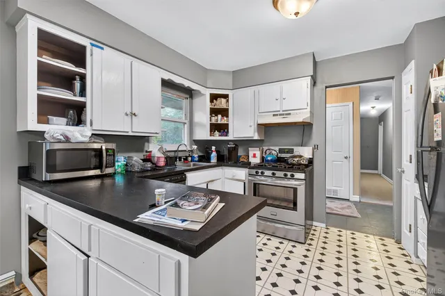 $599,999 | 5 Julia Circle, East Setauket, NY 11733