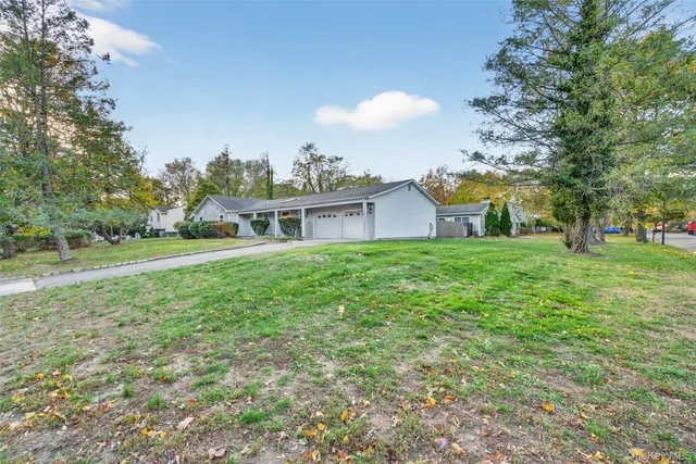 $599,999 | 5 Julia Circle, East Setauket, NY 11733