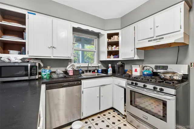 $599,999 | 5 Julia Circle, East Setauket, NY 11733