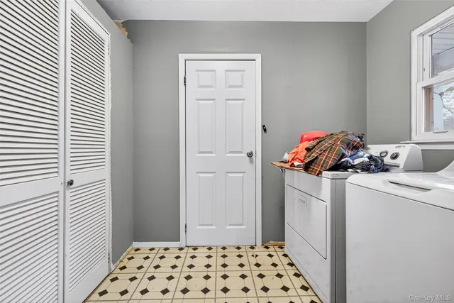 $599,999 | 5 Julia Circle, East Setauket, NY 11733