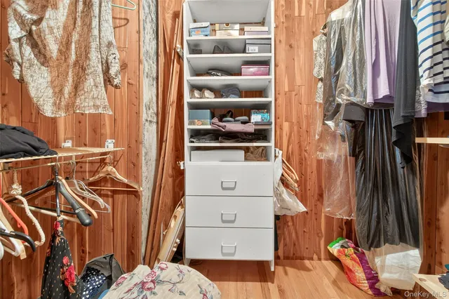 $599,999 | 5 Julia Circle, East Setauket, NY 11733