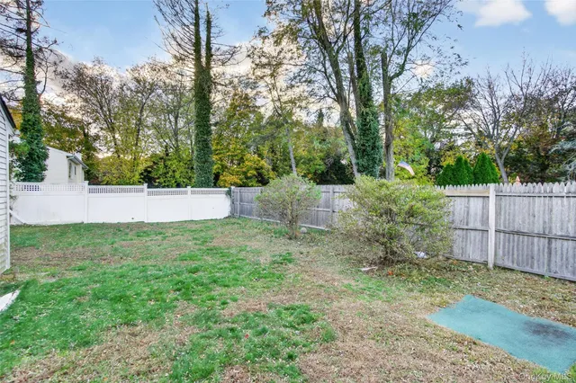 $599,999 | 5 Julia Circle, East Setauket, NY 11733