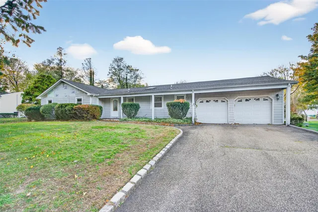 $599,999 | 5 Julia Circle, East Setauket, NY 11733