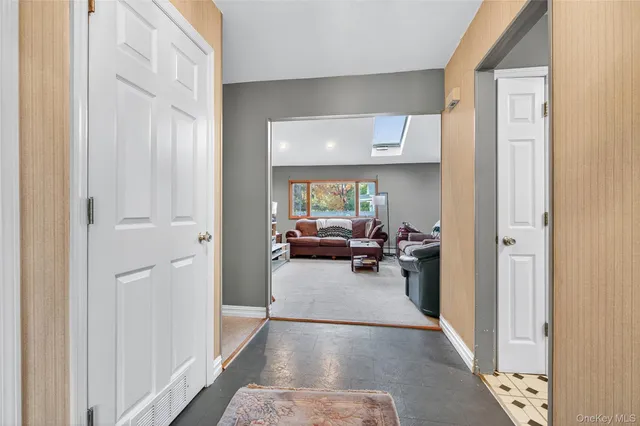 $599,999 | 5 Julia Circle, East Setauket, NY 11733