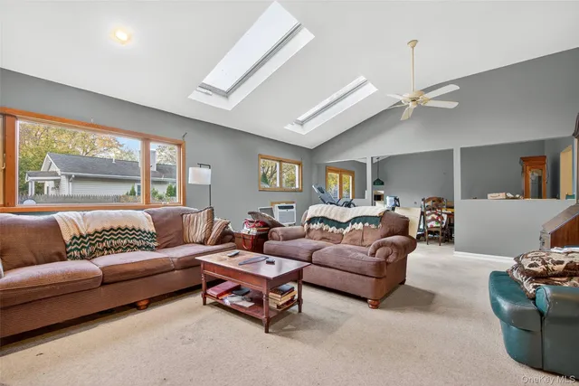 $599,999 | 5 Julia Circle, East Setauket, NY 11733