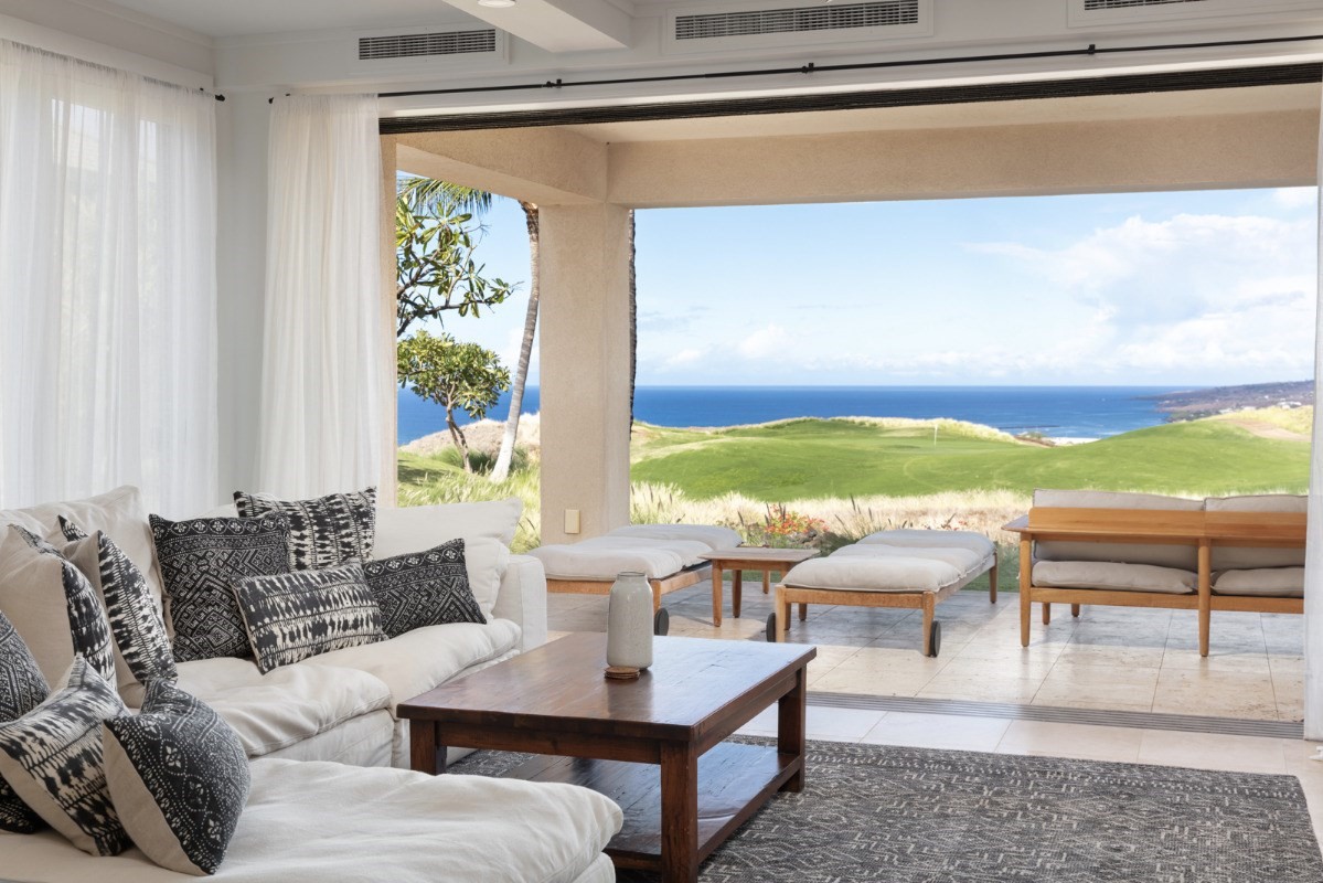 Waiulaula J101 - Renovated Ground Floor Unit with Fantastic Ocean and Golf Views!