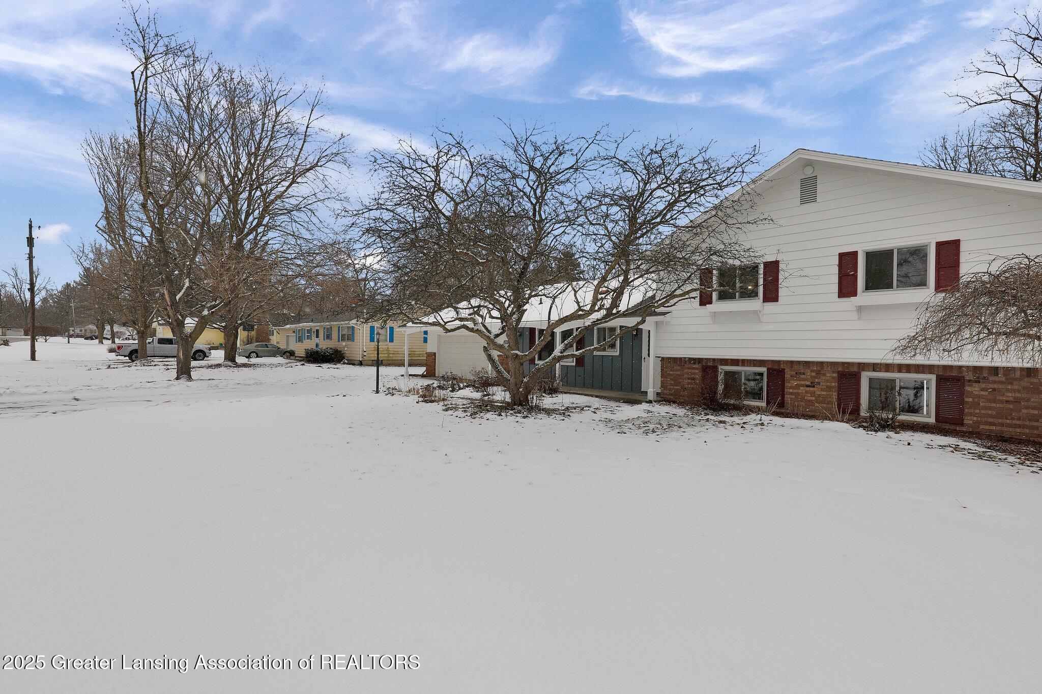 12923 West Melody Drive Grand Ledge, MI 48837 - Photo 5 of 43 4-web-or-mls-Open Ended Media-4