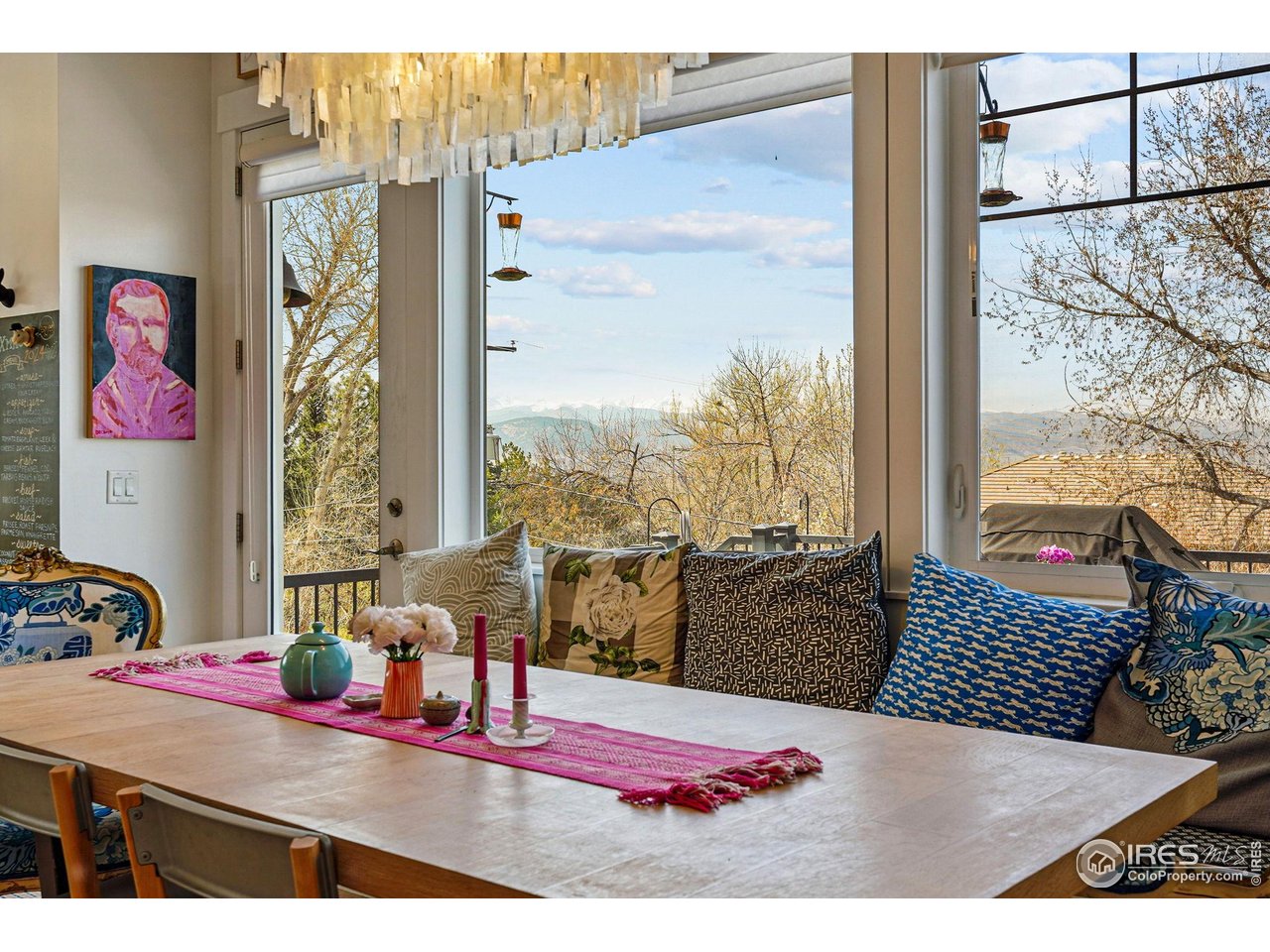 7531 Spring Drive Boulder, CO 80303 - Photo 11 of 35 a living room with furniture