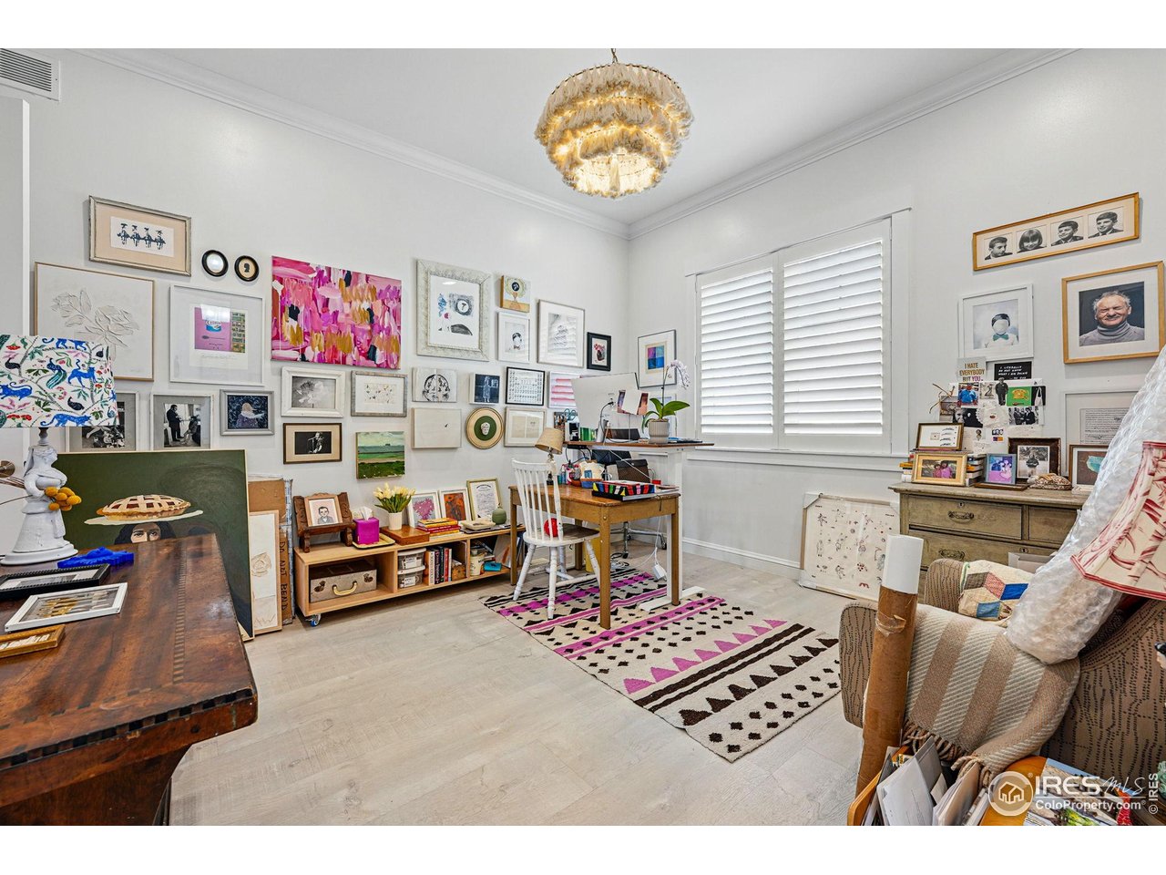 7531 Spring Drive Boulder, CO 80303 - Photo 21 of 35 a living room with furniture and a table