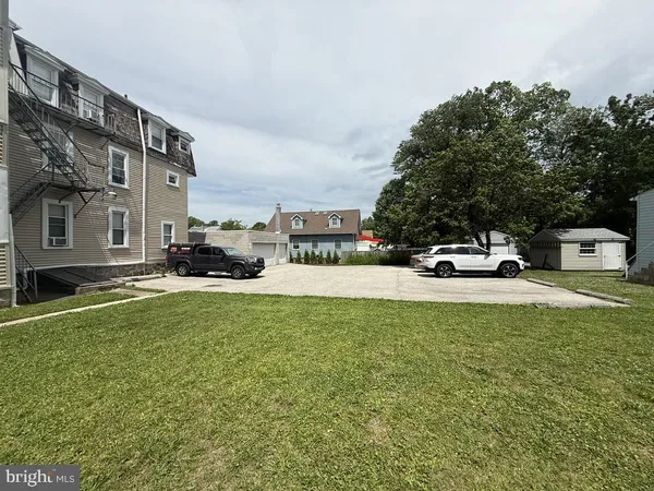 $1,250 | 919 12th Avenue, Unit 3B, Prospect Park, PA 19076