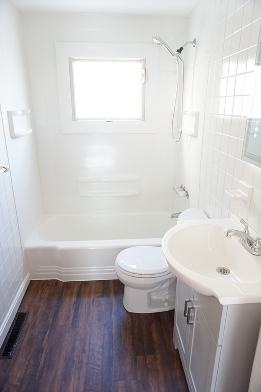 18 Sutherland Street Lowell, MA 01850 - Photo 16 of 28