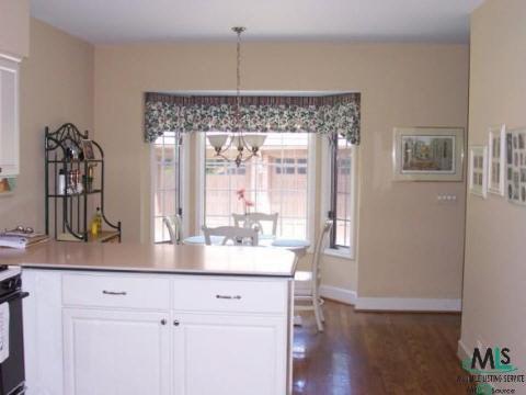 1238 Whittier Road Grosse Pointe, MI 48230 - Photo 5 of 9 832954-4.JPG