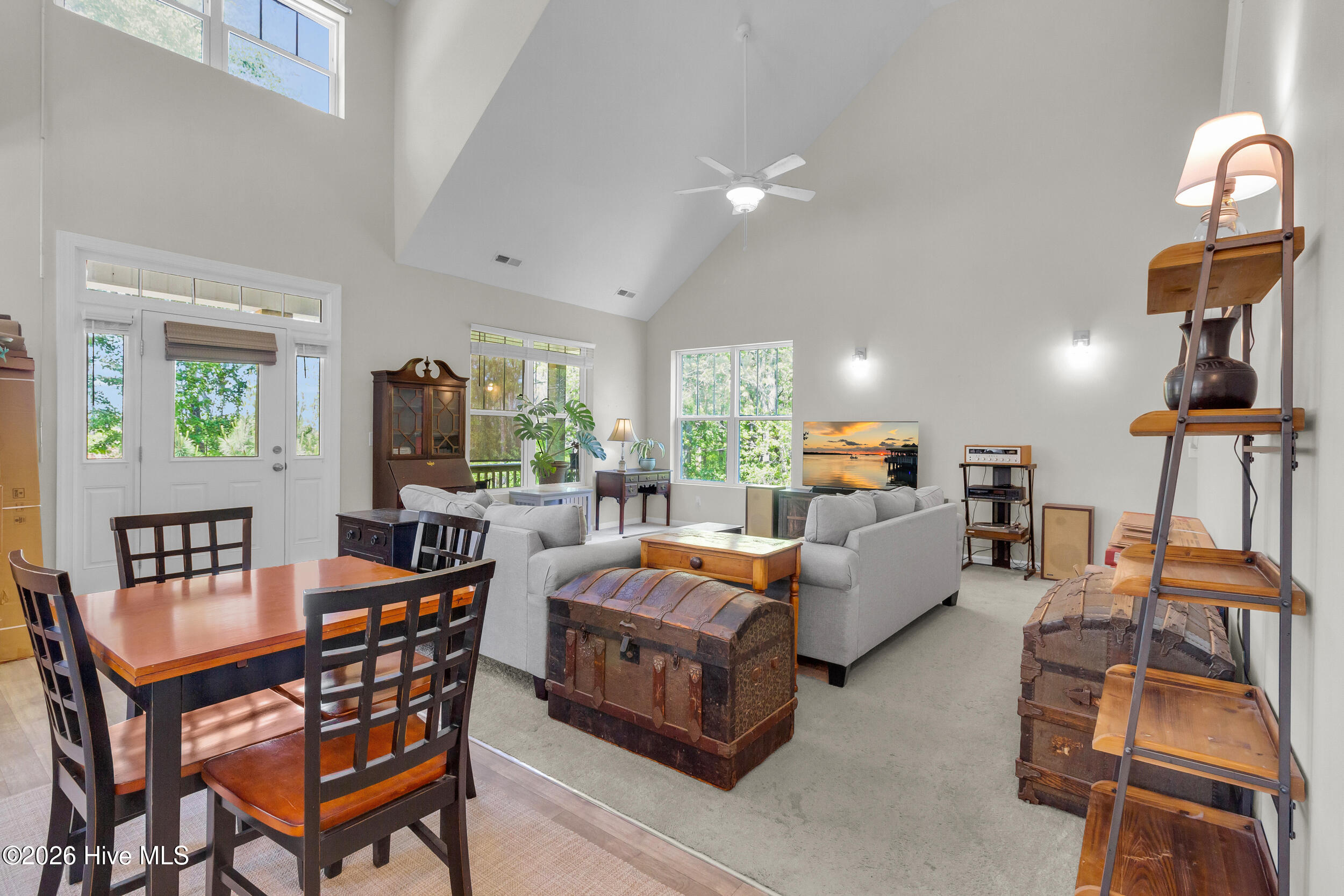 5430 Creek Pointe Road New Bern, NC 28560 - Photo 15 of 47 Dining / Living Room