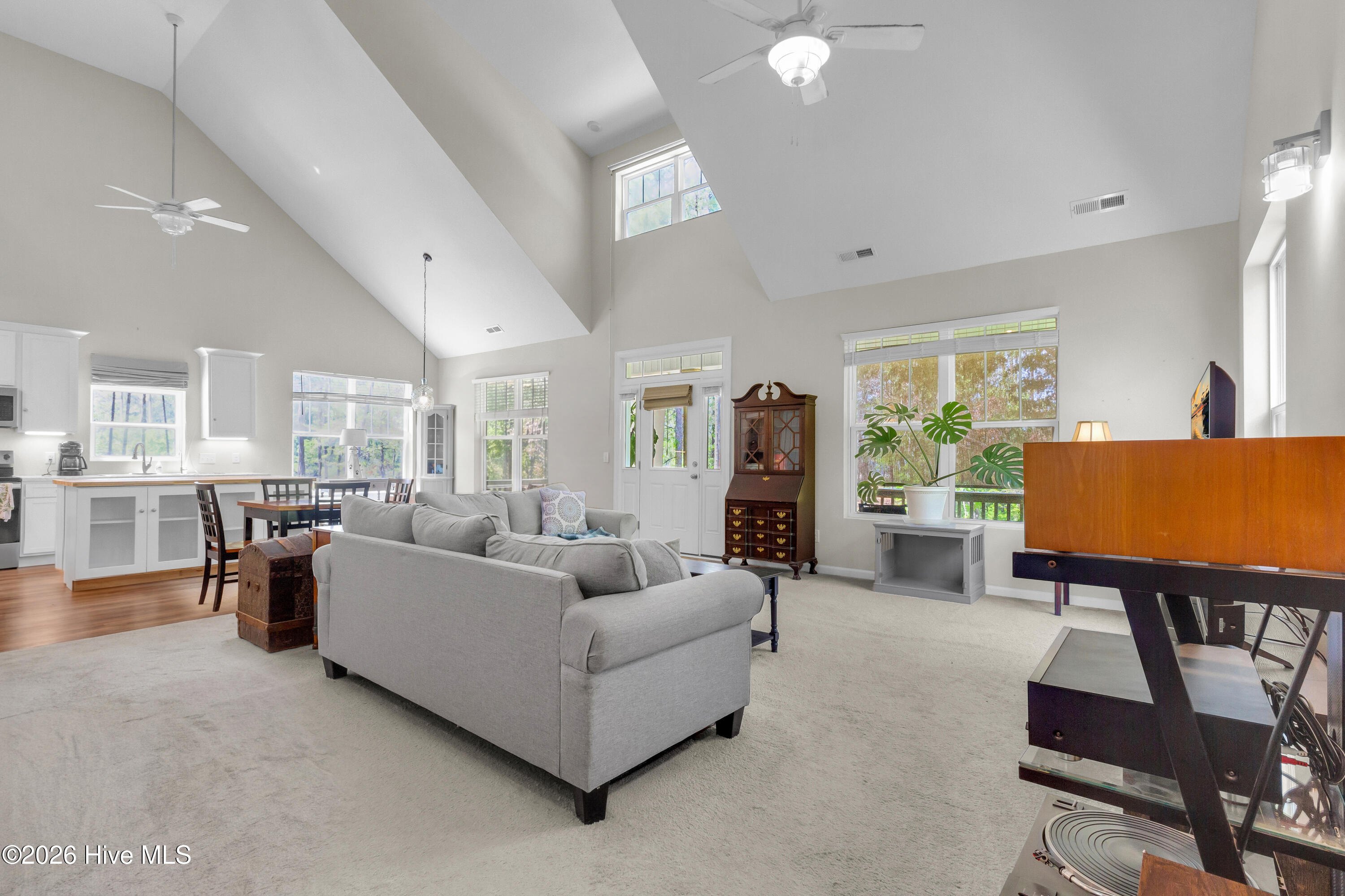 5430 Creek Pointe Road New Bern, NC 28560 - Photo 9 of 47 Living Room