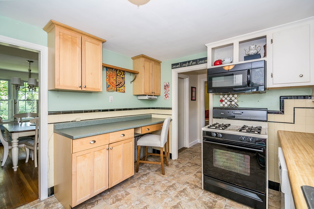 16 Delwood Road Chelmsford, MA 01824 - Photo 8 of 30 Gallery Image 8
