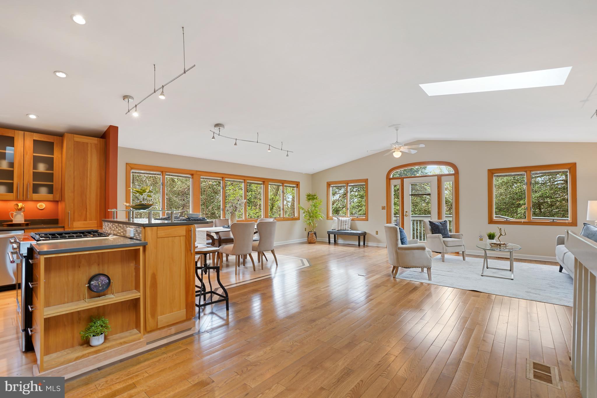 108 Askewton Road Severna Park, MD 21146 - Photo 3 of 42