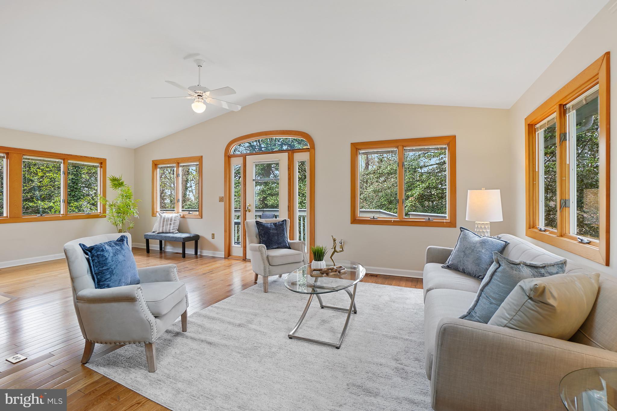 108 Askewton Road Severna Park, MD 21146 - Photo 4 of 42