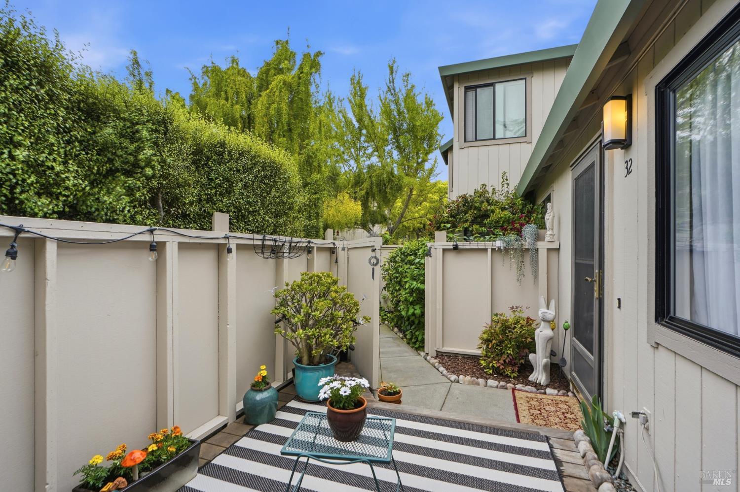 32 Dockside Circle San Rafael, CA 94903 - Photo 4 of 28