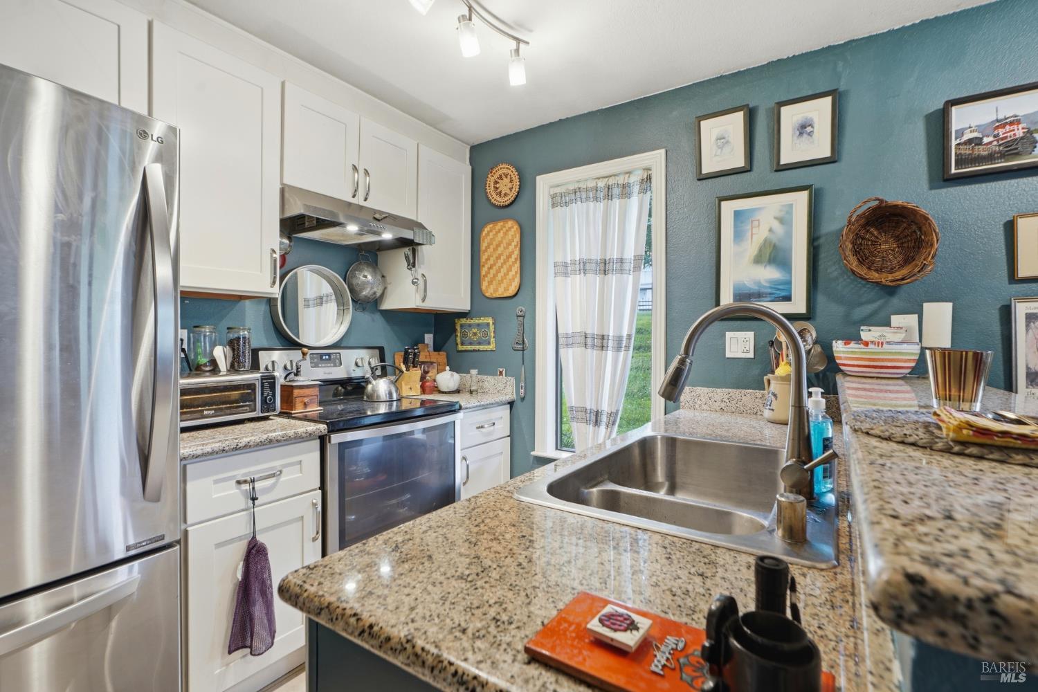 32 Dockside Circle San Rafael, CA 94903 - Photo 9 of 28