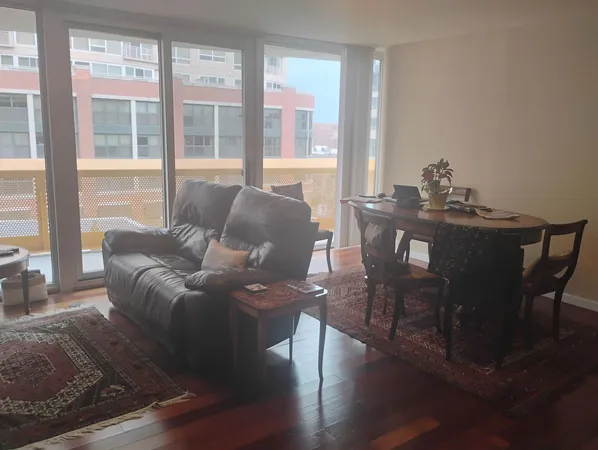 $3,750 | 1580 Sherman Avenue, Unit 604, Evanston, IL 60201