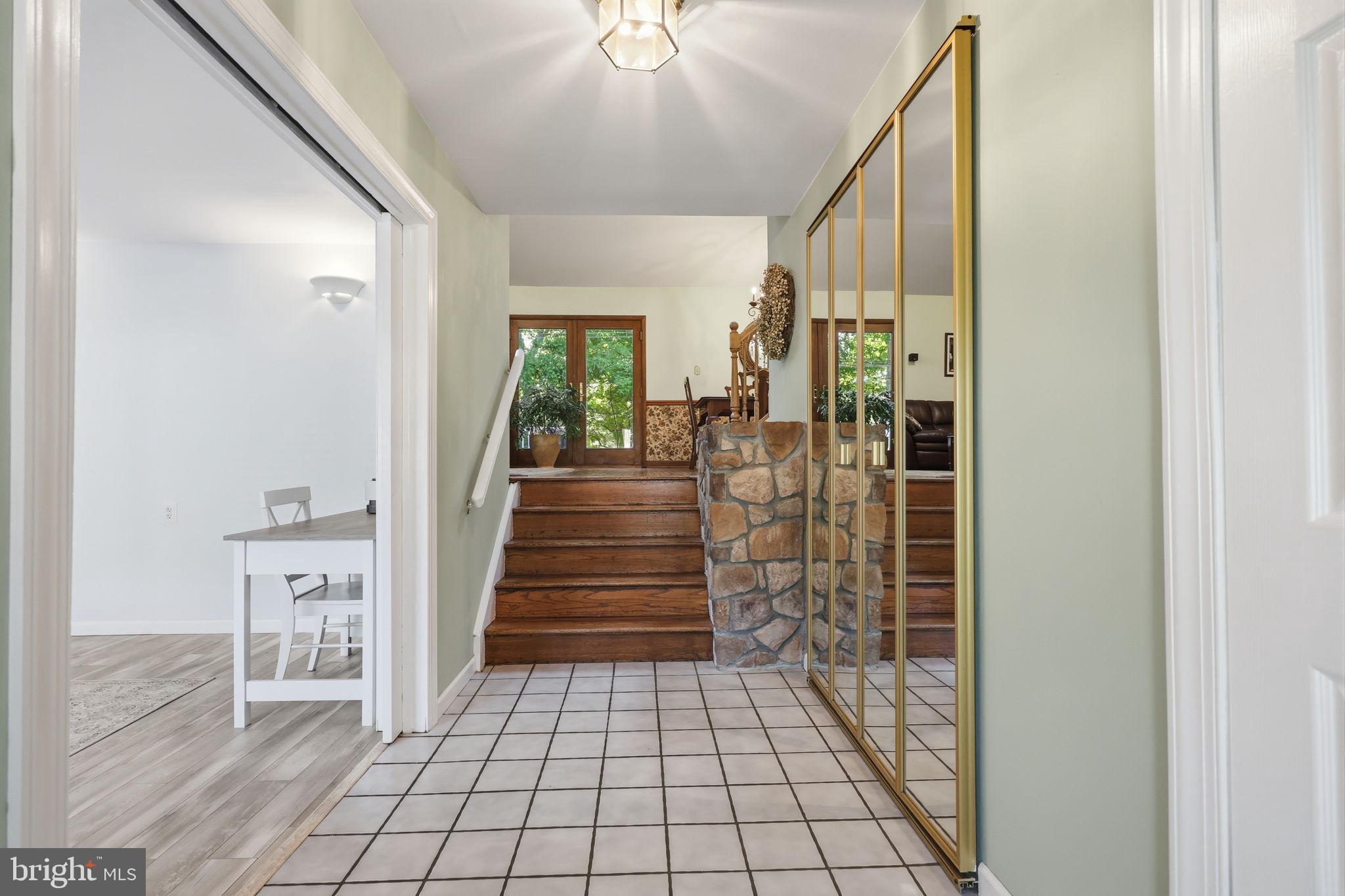 186 Windmill Road Willow Grove, PA 19090 - Photo 4 of 39 Gallery Image 4