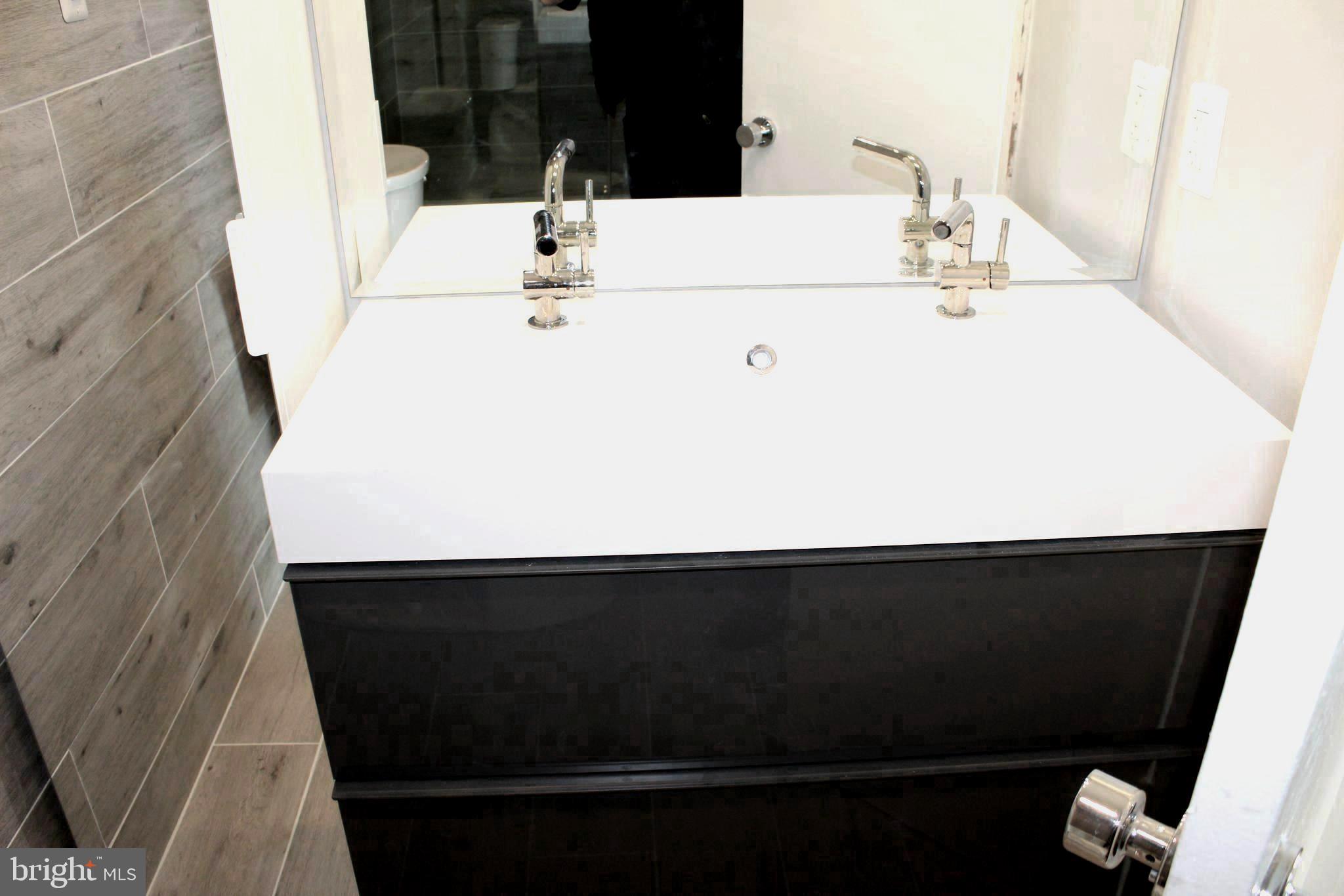 5101 River Road, Unit 1815 Bethesda, MD 20816 - Photo 20 of 35 Bathroom 2