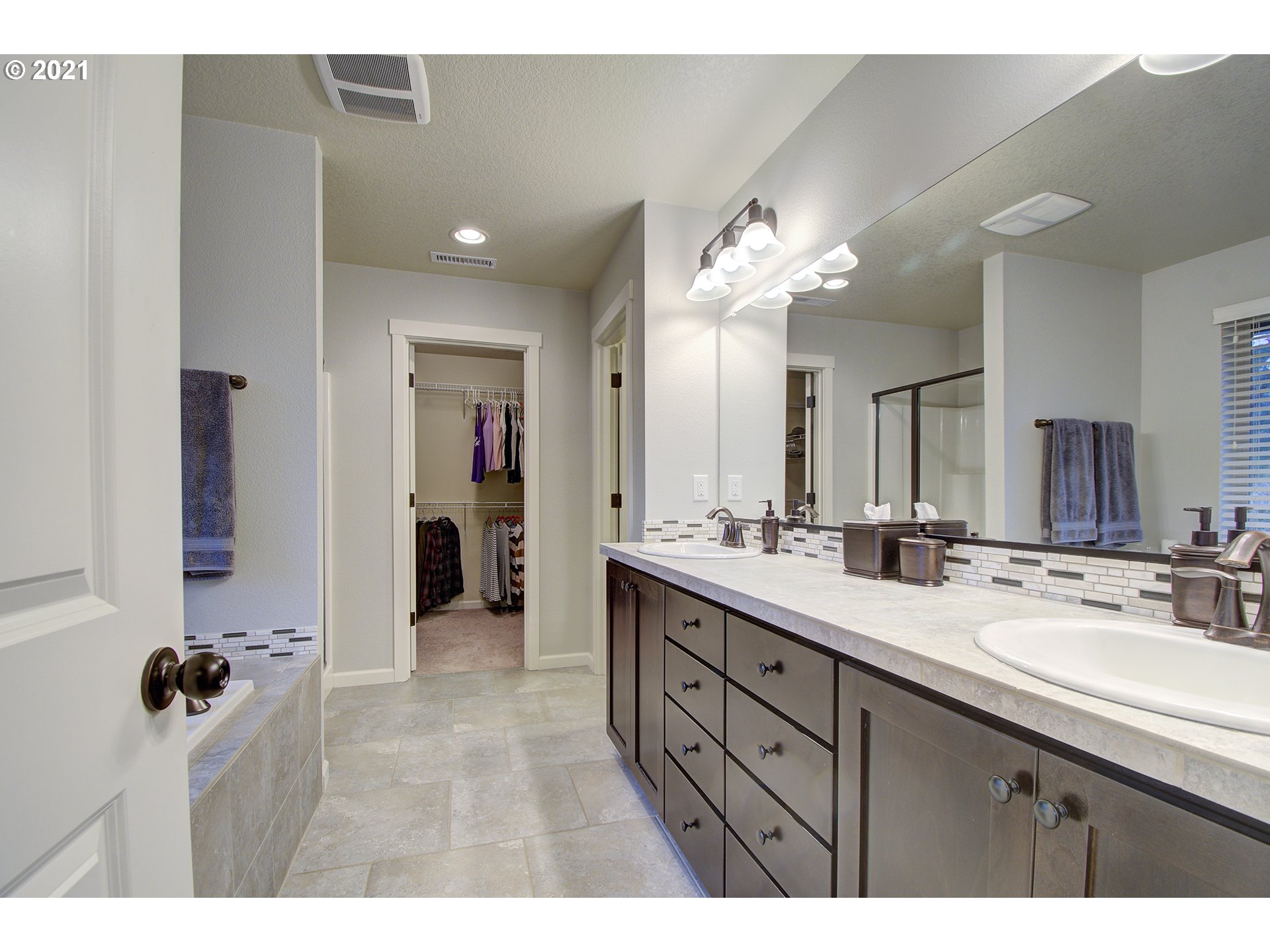 2563 Northeast Verbena Circle Camas, WA 98607 - Photo 15 of 32