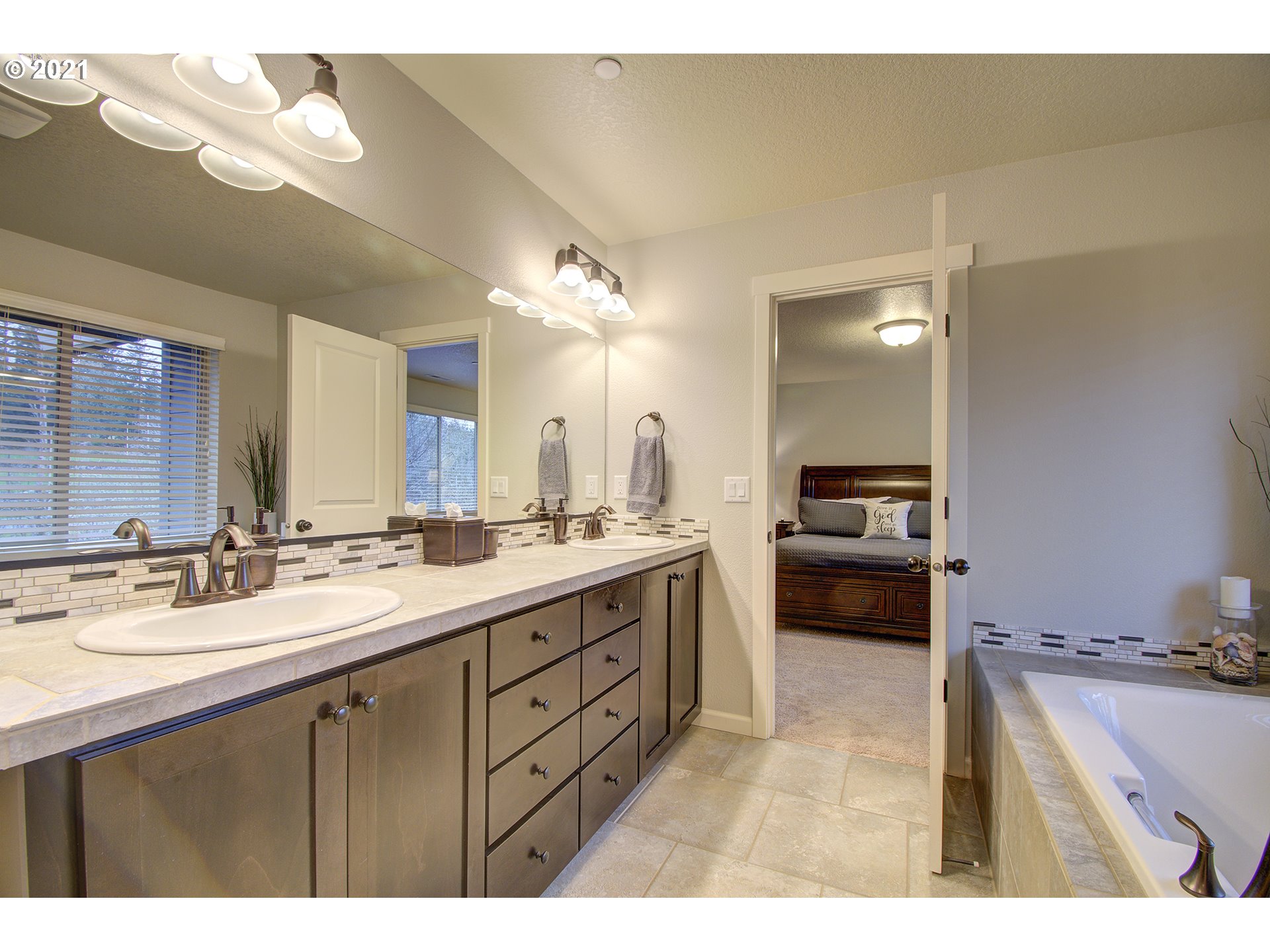 2563 Northeast Verbena Circle Camas, WA 98607 - Photo 17 of 32