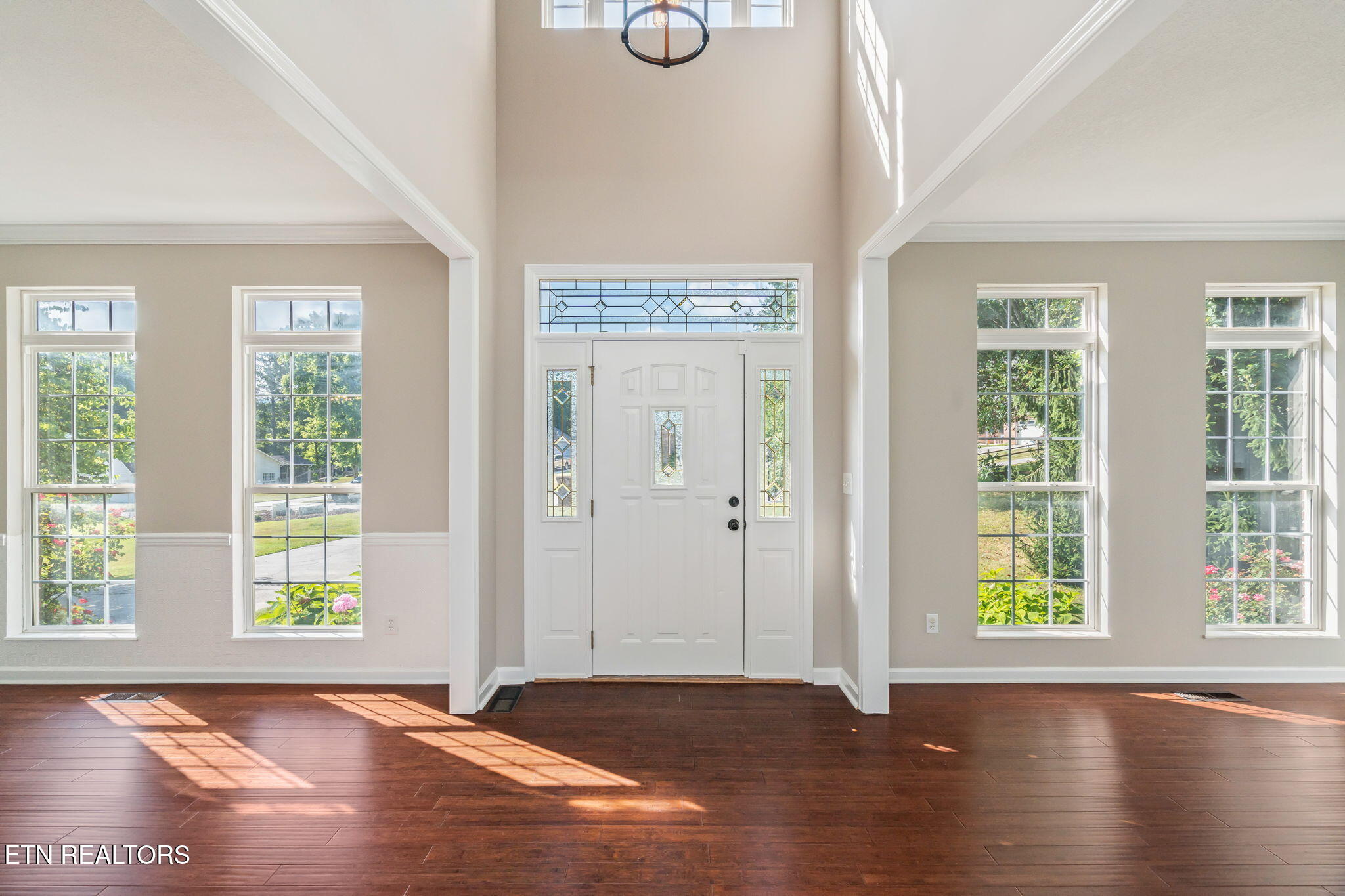 104 Nantucket Way Oak Ridge, TN 37830 - Photo 8 of 49 Entry