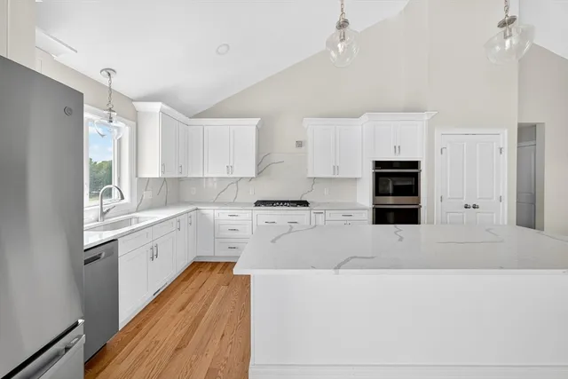 $1,195,000 | 10 Westview Drive, North Dartmouth, MA 02747