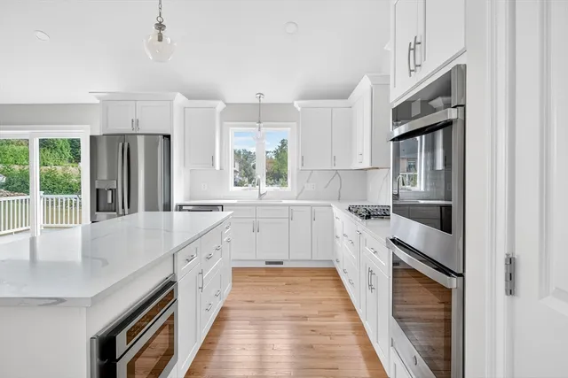 $1,195,000 | 10 Westview Drive, North Dartmouth, MA 02747