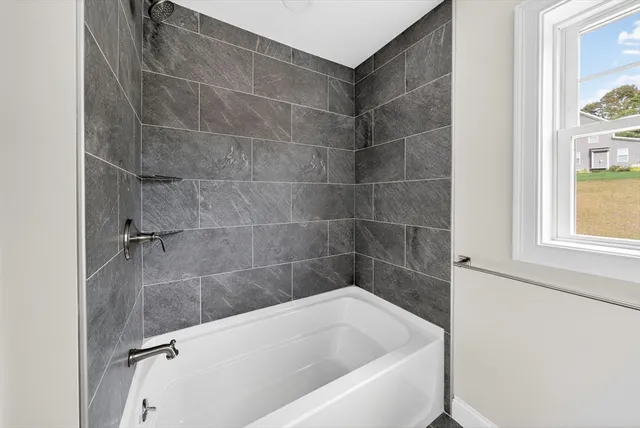 $1,195,000 | 10 Westview Drive, North Dartmouth, MA 02747