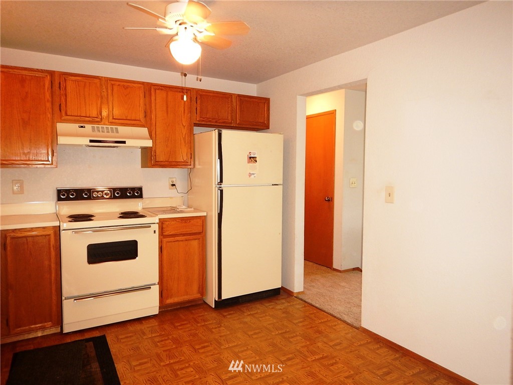 1223 224th Place Southwest Bothell, WA 98021 - Photo 8 of 25