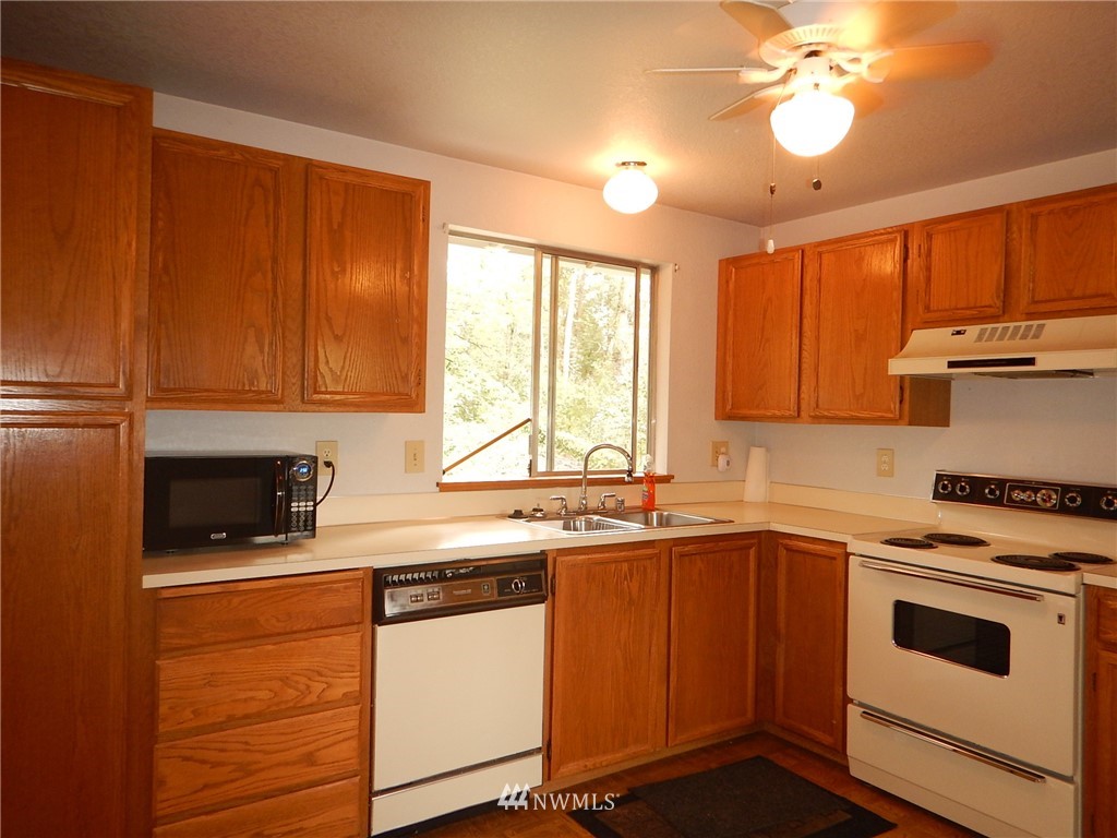 1223 224th Place Southwest Bothell, WA 98021 - Photo 9 of 25