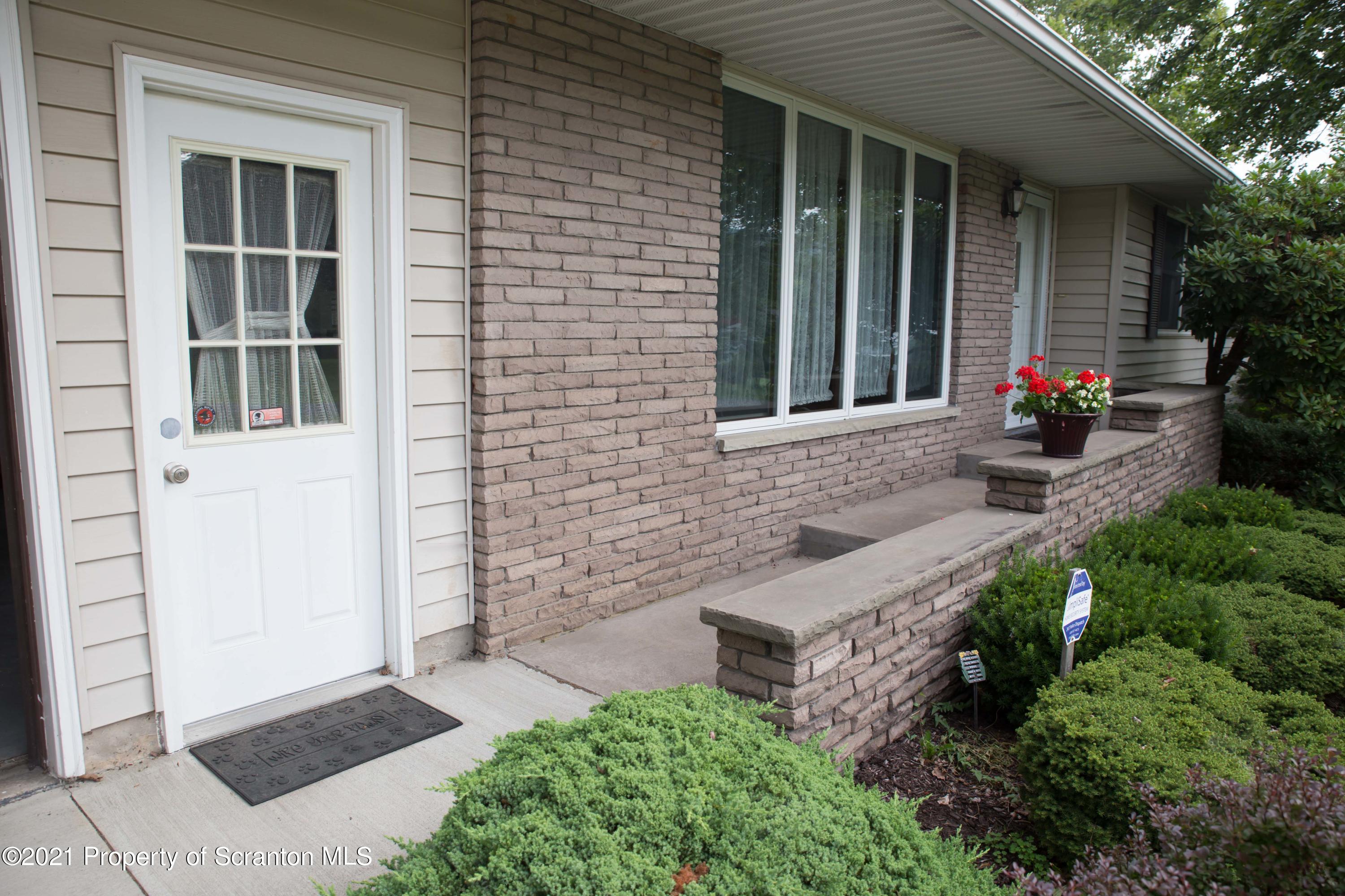 10 Doris Road Scott Township, PA 18447 - Photo 3 of 36 Gallery Image 3