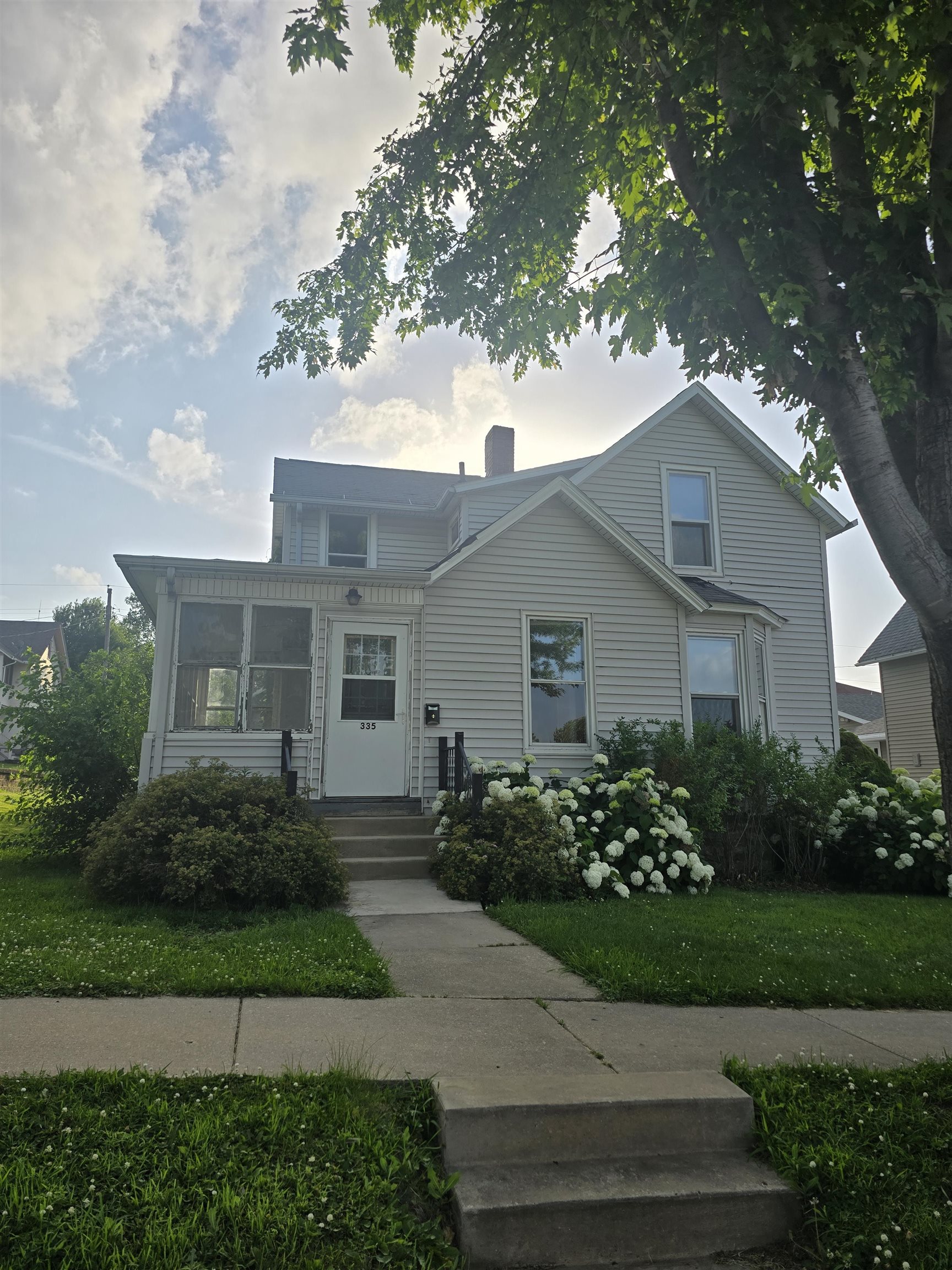 335 South Adams Street Lancaster, WI 53813 - Photo 1 of 25