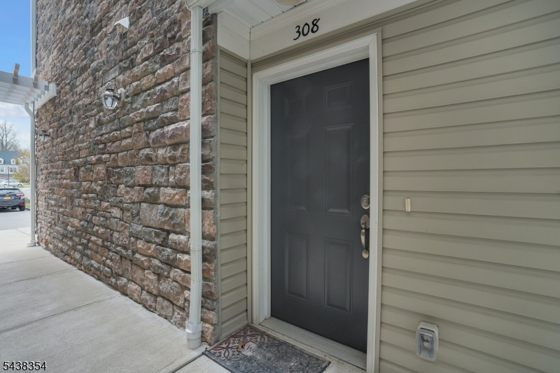 308 Rotando Way Morris Plains, NJ 07950 - Photo 3 of 28
