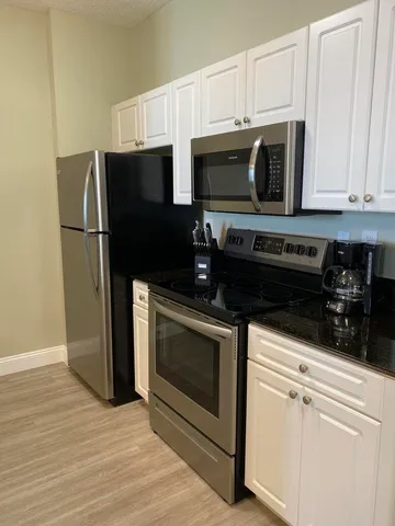 $2,600 | 651 Okeechobee Boulevard, Unit 1108, West Palm Beach, FL 33401