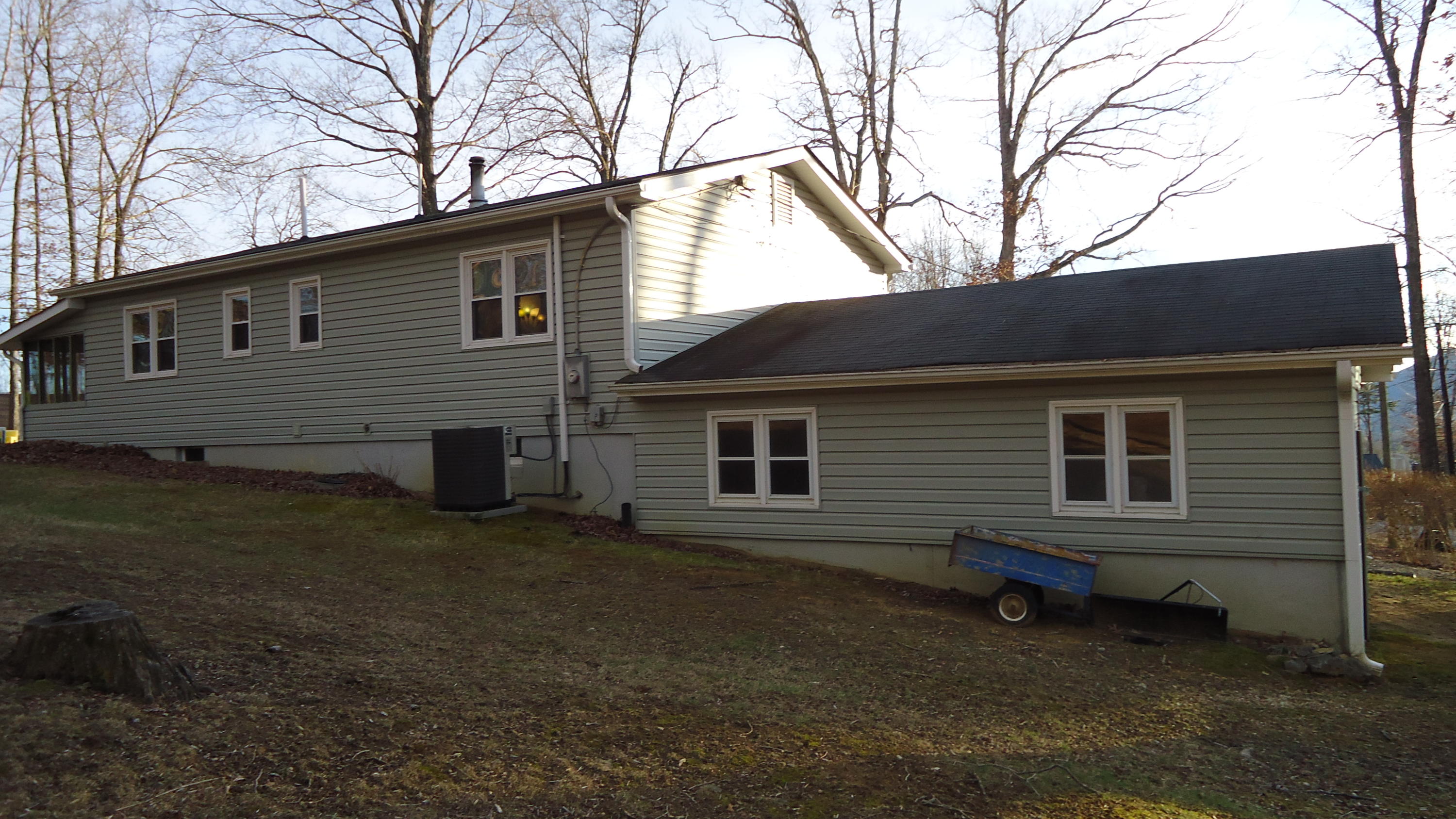 237 Cedar Bluff Road Buchanan, VA 24066 - Photo 2 of 30 Back