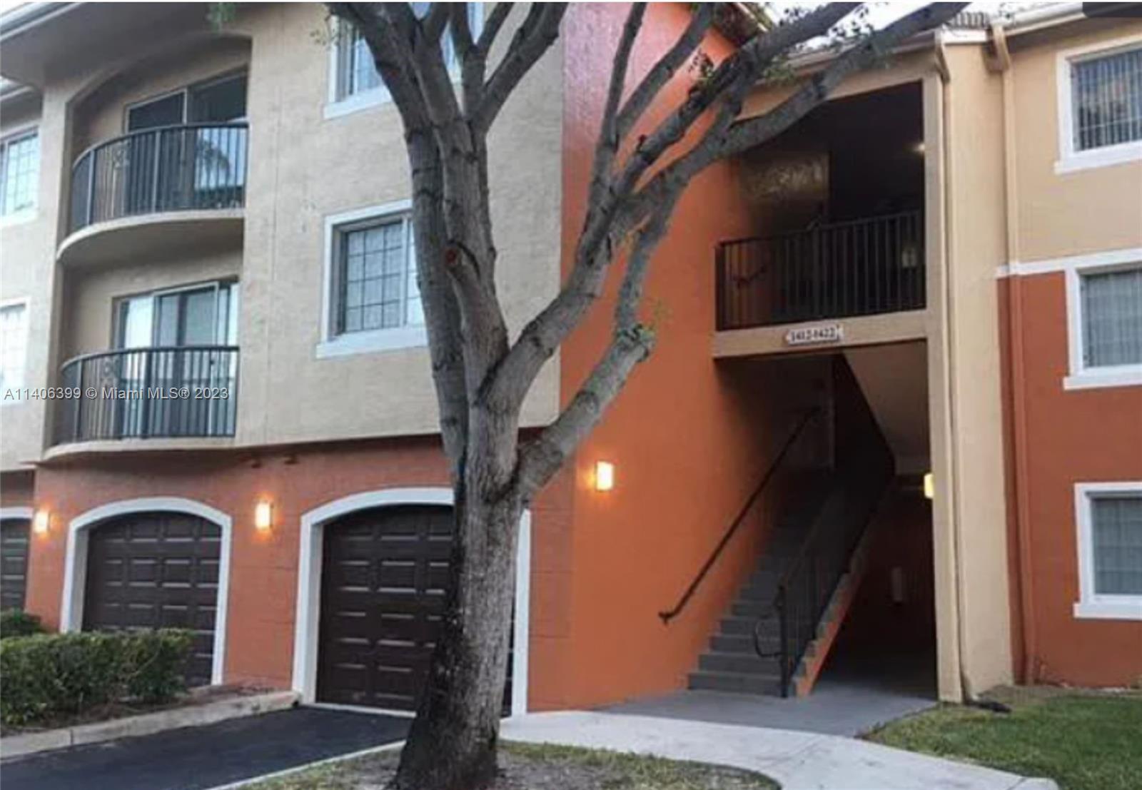 4155 Haverhill Road, Unit 1418 West Palm Beach, FL 33417 - Photo 8 of 13 a view of front door of house