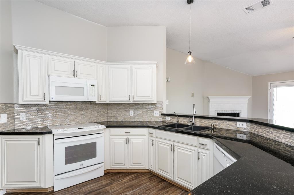 8128 Modesto Drive Arlington, TX 76001 - Photo 7 of 17 Gallery Image 7