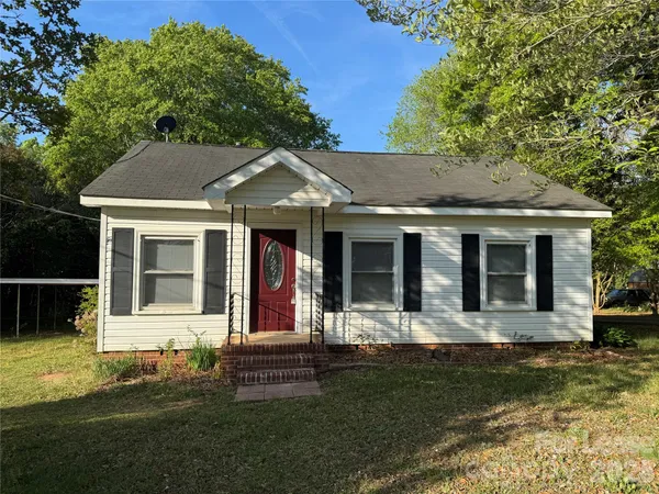 $1,350 | 210 Auten Circle, Mount Holly, NC 28120