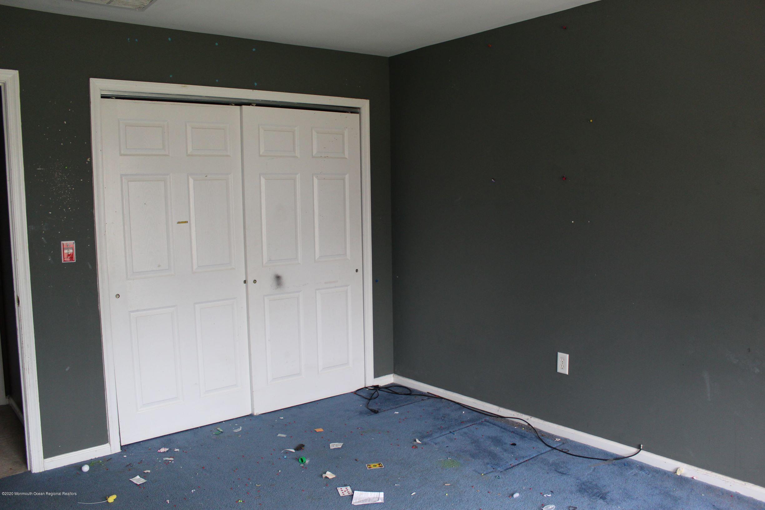 211 Cassville Road Jackson, NJ 08527 - Photo 27 of 58 a view of an empty room