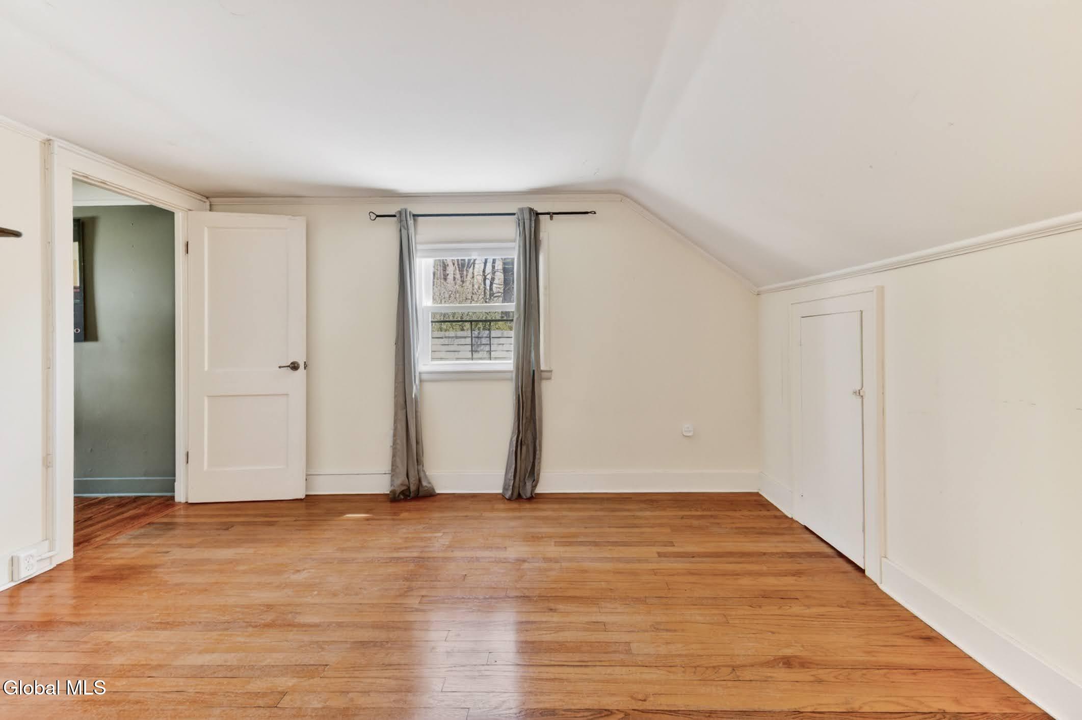 1817 Nott Street Schenectady, NY 12309 - Photo 24 of 37 34- 1817 Nott St