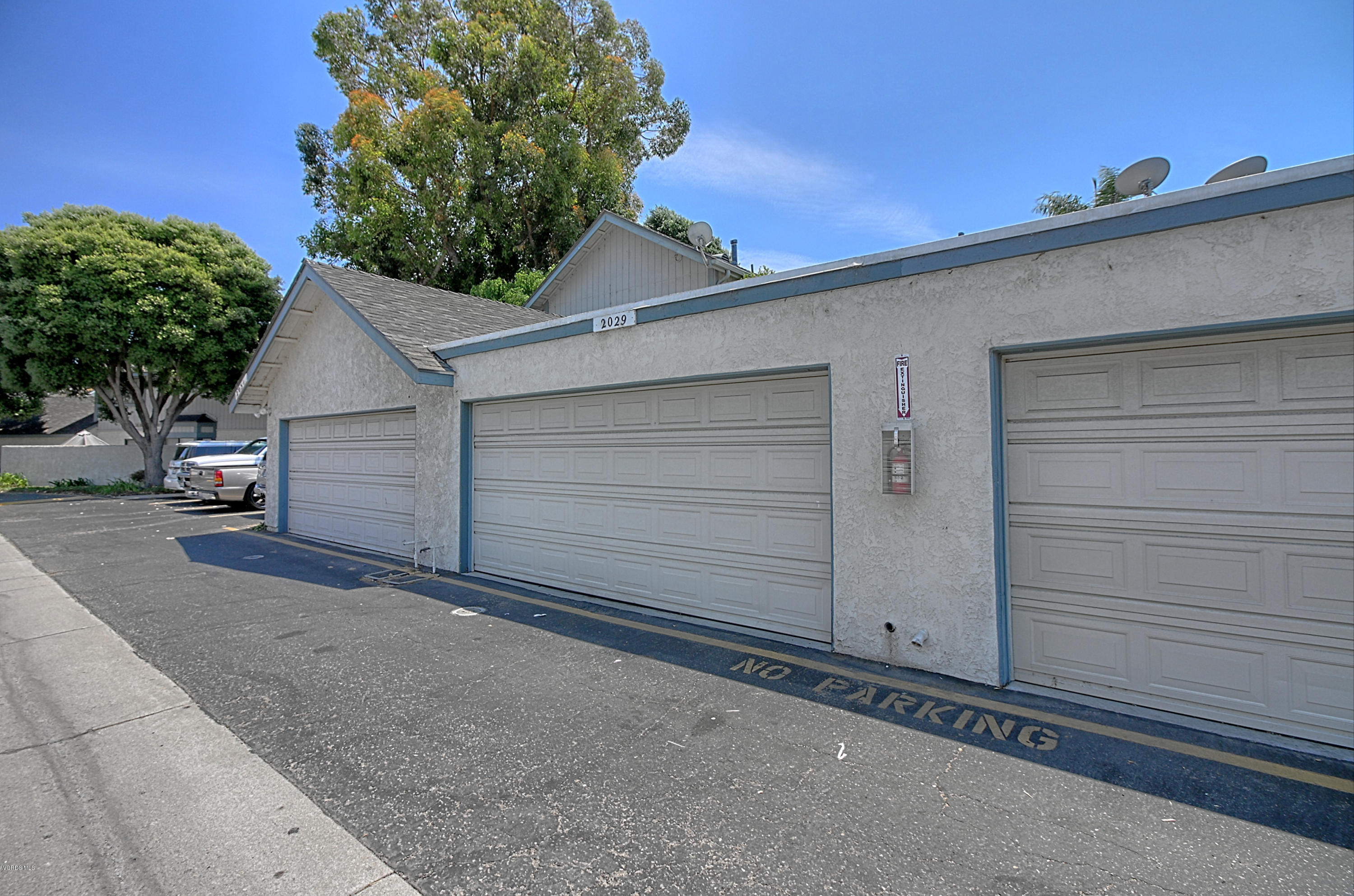 2029 East Bard Road Oxnard, CA 93033 - Photo 5 of 27 0003_IMG_0010