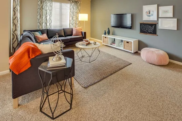 $1,849 | 182 Lincoln Oaks Drive, Unit 1302, Willowbrook, IL 60527