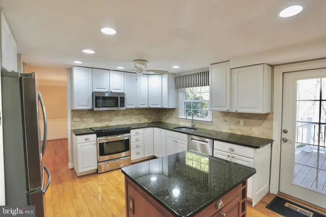 $669,000 | 15511 Golf Club Drive, Dumfries, VA 22025