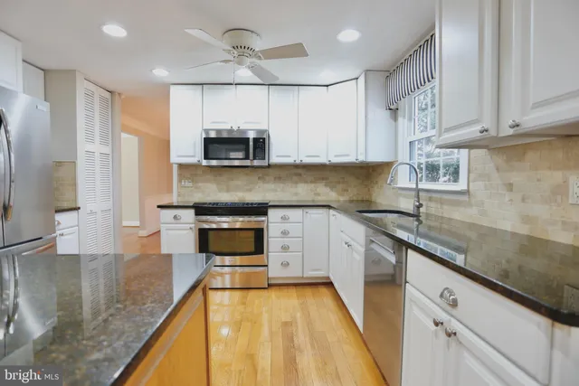 $669,000 | 15511 Golf Club Drive, Dumfries, VA 22025